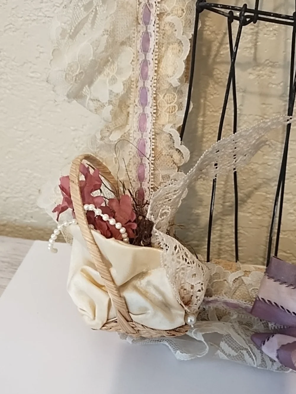Lace and Ribbon Decorative Hairpiece in Cream and Lavender